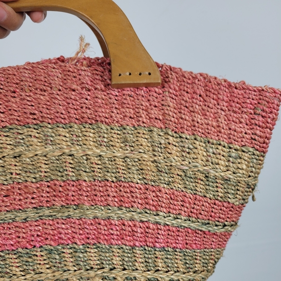 Vintage Straw Woven Bag in Pink‎ with Yellow Green Stripes - Picture 8 of 12